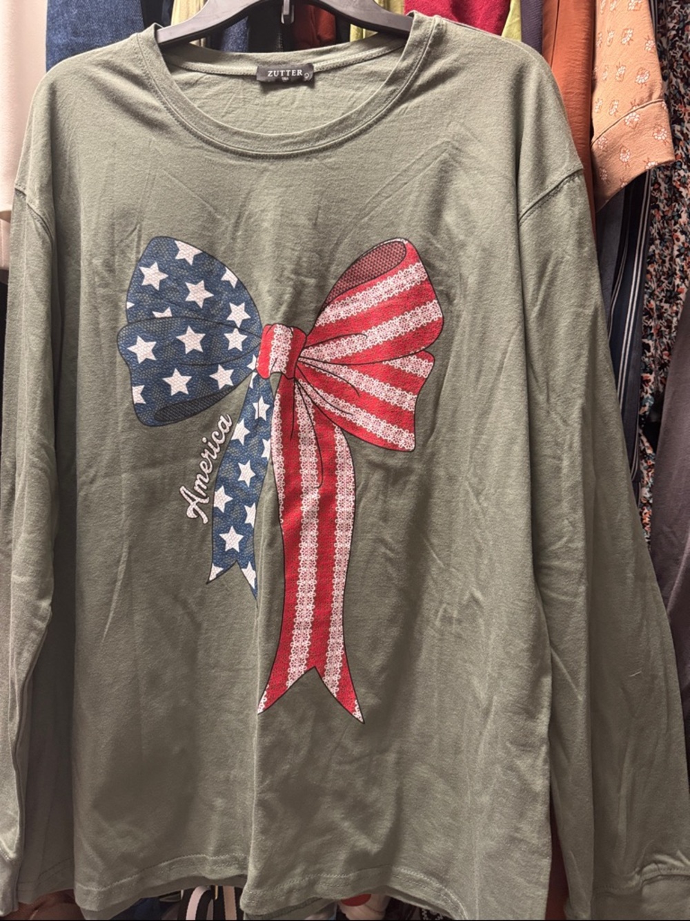 NWOT Zutter Sage Green SZ LG Long-Sleeve Top with American Bow Graphic T